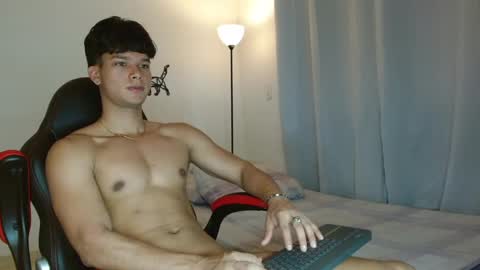 Snapshot of loushd chatting on December 15, 2024, 8:15 pm Lous HD online show from December 15, 2024, 8:15 pm