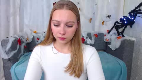 love bella  online show from October 13, 2025, 1:27 am