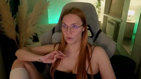 Snapshot of love_call chatting on February 22, 2025, 11:57 am love_call online show from February 22, 2025, 11:57 am