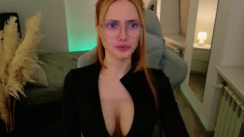 Snapshot of love_call chatting on September 19, 2025, 5:09 am love_call online show from September 19, 2025, 5:09 am