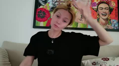 Snapshot of love_call chatting on June 17, 2026, 10:17 am love_call online show from June 17, 2026, 10:17 am