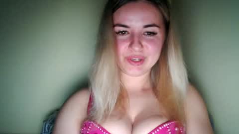 Snapshot of love_dom_meg chatting on June 17, 2026, 10:43 pm Megane online show from June 17, 2026, 10:43 pm