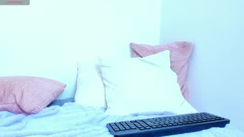Kristen LoveBerry online show from June 11, 2026, 12:32 am