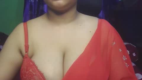 Snapshot of love_luna_angel chatting on May 19, 2026, 11:44 pm Luna online show from May 19, 2026, 11:44 pm