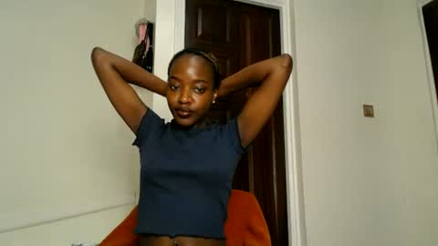 Snapshot of love_miah chatting on June 30, 2026, 2:12 am Miah online show from June 30, 2026, 2:12 am