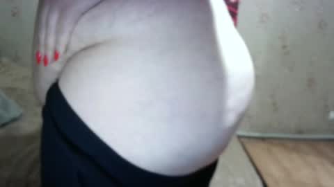 Snapshot of love_milanna chatting on August 1, 2026, 2:11 am Milana online show from August 1, 2026, 2:11 am