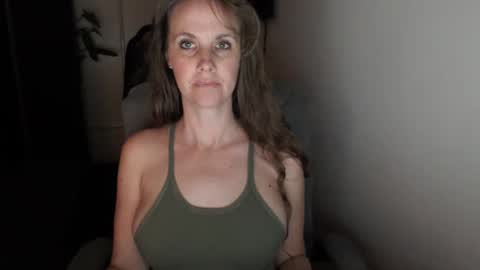 LoVe On  online show from October 7, 2025, 1:25 am