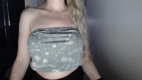 LoVe On  online show from February 14, 2026, 11:45 pm