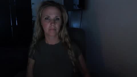 Snapshot of love_on_ chatting on May 19, 2026, 1:44 am LoVe On online show from May 19, 2026, 1:44 am