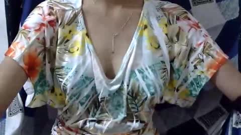 Snapshot of love_riva chatting on May 31, 2026, 12:56 pm Riva online show from May 31, 2026, 12:56 pm