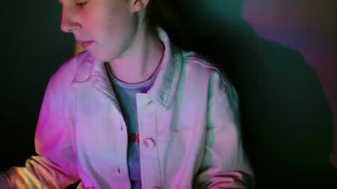 Vivian online show from February 13, 2026, 2:13 pm