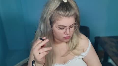 Snapshot of love_wiggy18 chatting on July 16, 2026, 4:51 am Ally online show from July 16, 2026, 4:51 am