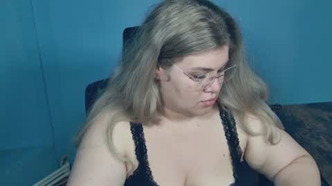 Snapshot of love_wiggy18 chatting on July 29, 2026, 4:32 am Ally online show from July 29, 2026, 4:32 am