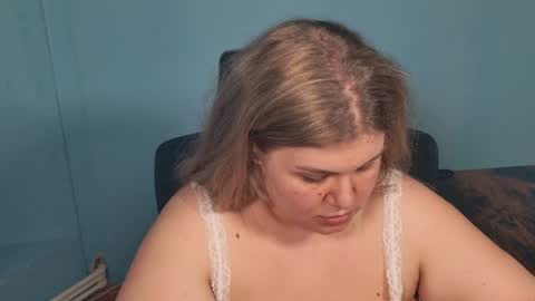 Snapshot of love_wiggy18 chatting on August 3, 2026, 9:04 am Ally online show from August 3, 2026, 9:04 am
