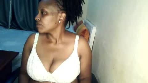 loveedee4 online show from April 20, 2026, 8:10 pm
