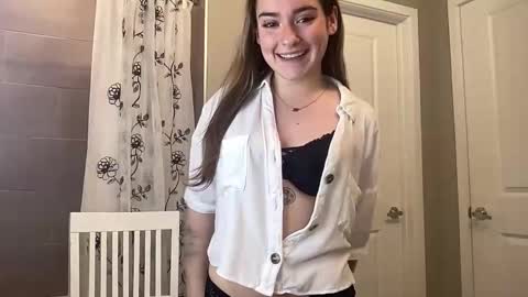 Snapshot of lovefromrose1 chatting on March 23, 2026, 8:35 pm Olivia Rose online show from March 23, 2026, 8:35 pm