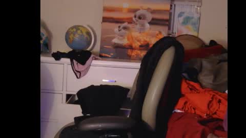 Snapshot of lovefuckingnsucking chatting on February 6, 2026, 4:17 am Ashley and Leon online show from February 6, 2026, 4:17 am