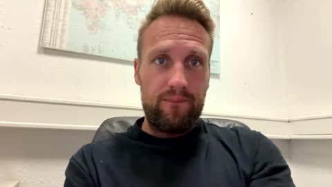 lovefuesse online show from September 17, 2025, 7:43 am