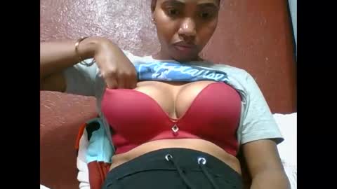 loveinlife750427 online show from September 19, 2025, 5:53 am