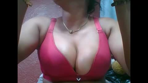 loveinlife750427 online show from October 8, 2025, 7:11 pm