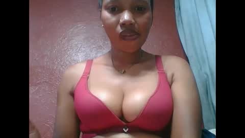 loveinlife750427 online show from November 15, 2025, 9:39 am