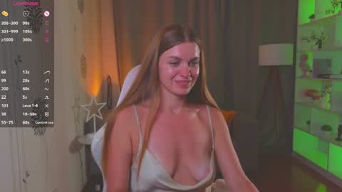 Snapshot of lovellalipss chatting on July 28, 2026, 4:39 pm Laura online show from July 28, 2026, 4:39 pm