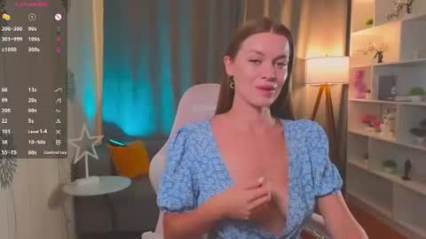 Snapshot of lovellalipss chatting on August 1, 2026, 11:09 am Laura online show from August 1, 2026, 11:09 am