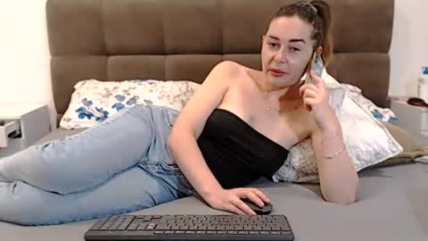 lovellykitty online show from July 14, 2026, 10:21 am