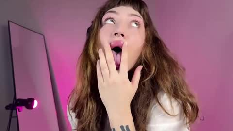 Snapshot of lovelorn_ chatting on February 28, 2025, 2:53 am Elsa online show from February 28, 2025, 2:53 am