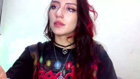 Snapshot of lovely_akira_xwx chatting on May 8, 2026, 5:02 am Tami online show from May 8, 2026, 5:02 am