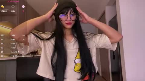 Allyson 3 online show from December 4, 2025, 8:06 pm