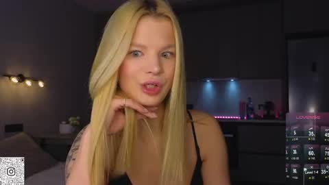 Snapshot of lovely_babyy chatting on May 31, 2026, 4:09 am Jenny online show from May 31, 2026, 4:09 am