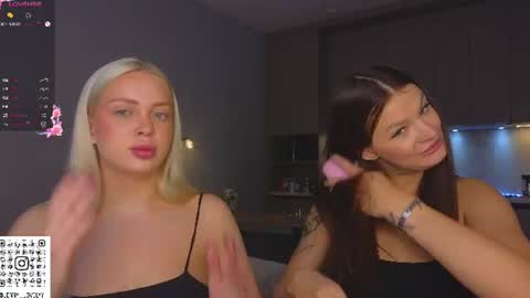 Snapshot of lovely_babyy chatting on July 31, 2026, 3:39 am Jenny online show from July 31, 2026, 3:39 am