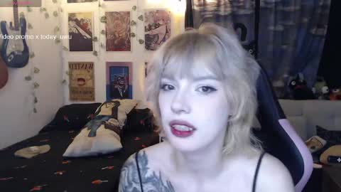Snapshot of lovely_cass chatting on May 22, 2026, 12:51 am Cassie online show from May 22, 2026, 12:51 am