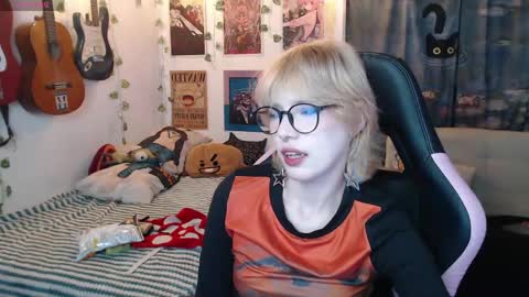 Snapshot of lovely_cass chatting on June 5, 2026, 12:17 am Cassie online show from June 5, 2026, 12:17 am