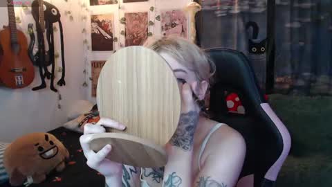 Snapshot of lovely_cass chatting on June 19, 2026, 12:15 am Cassie online show from June 19, 2026, 12:15 am