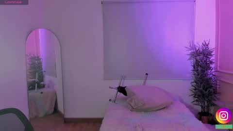 Snapshot of lovely_emma18 chatting on May 5, 2026, 1:19 pm Emma online show from May 5, 2026, 1:19 pm