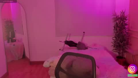 Snapshot of lovely_emma18 chatting on May 7, 2026, 1:16 pm Emma online show from May 7, 2026, 1:16 pm
