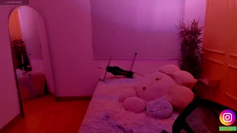Snapshot of lovely_emma18 chatting on May 13, 2026, 1:30 pm Emma online show from May 13, 2026, 1:30 pm