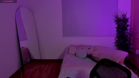 Snapshot of lovely_emma18 chatting on June 9, 2026, 1:23 pm Emma online show from June 9, 2026, 1:23 pm