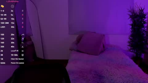 Snapshot of lovely_emma18 chatting on June 12, 2026, 1:32 pm Emma online show from June 12, 2026, 1:32 pm