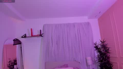 Snapshot of lovely_emma18 chatting on July 2, 2026, 1:06 pm Emma online show from July 2, 2026, 1:06 pm