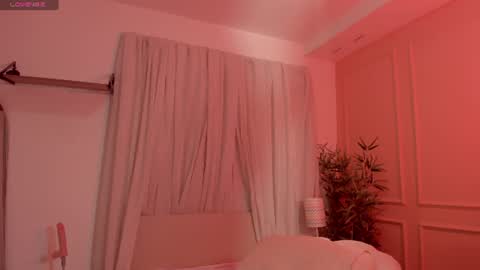 Snapshot of lovely_emma18 chatting on August 1, 2026, 1:21 pm Emma online show from August 1, 2026, 1:21 pm