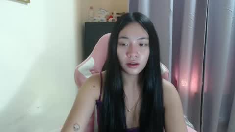 lovely_leah23 online show from October 11, 2025, 2:15 pm
