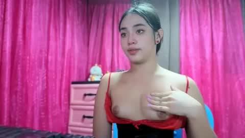 lovely_leah23 online show from December 3, 2025, 9:40 am