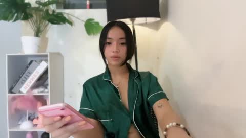 Snapshot of lovely_leah23 chatting on June 11, 2026, 2:53 am lovely_leah23 online show from June 11, 2026, 2:53 am