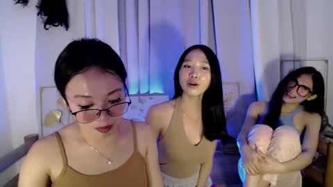 lovely_lianne online show from March 26, 2026, 12:44 pm
