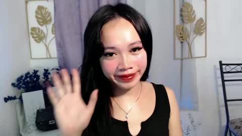 lovely_lianne online show from April 12, 2026, 2:27 am
