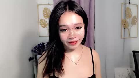 lovely_lianne online show from April 26, 2026, 3:37 am