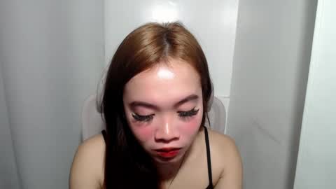 Snapshot of lovely_lianne chatting on July 28, 2026, 2:13 pm lovely_lianne online show from July 28, 2026, 2:13 pm